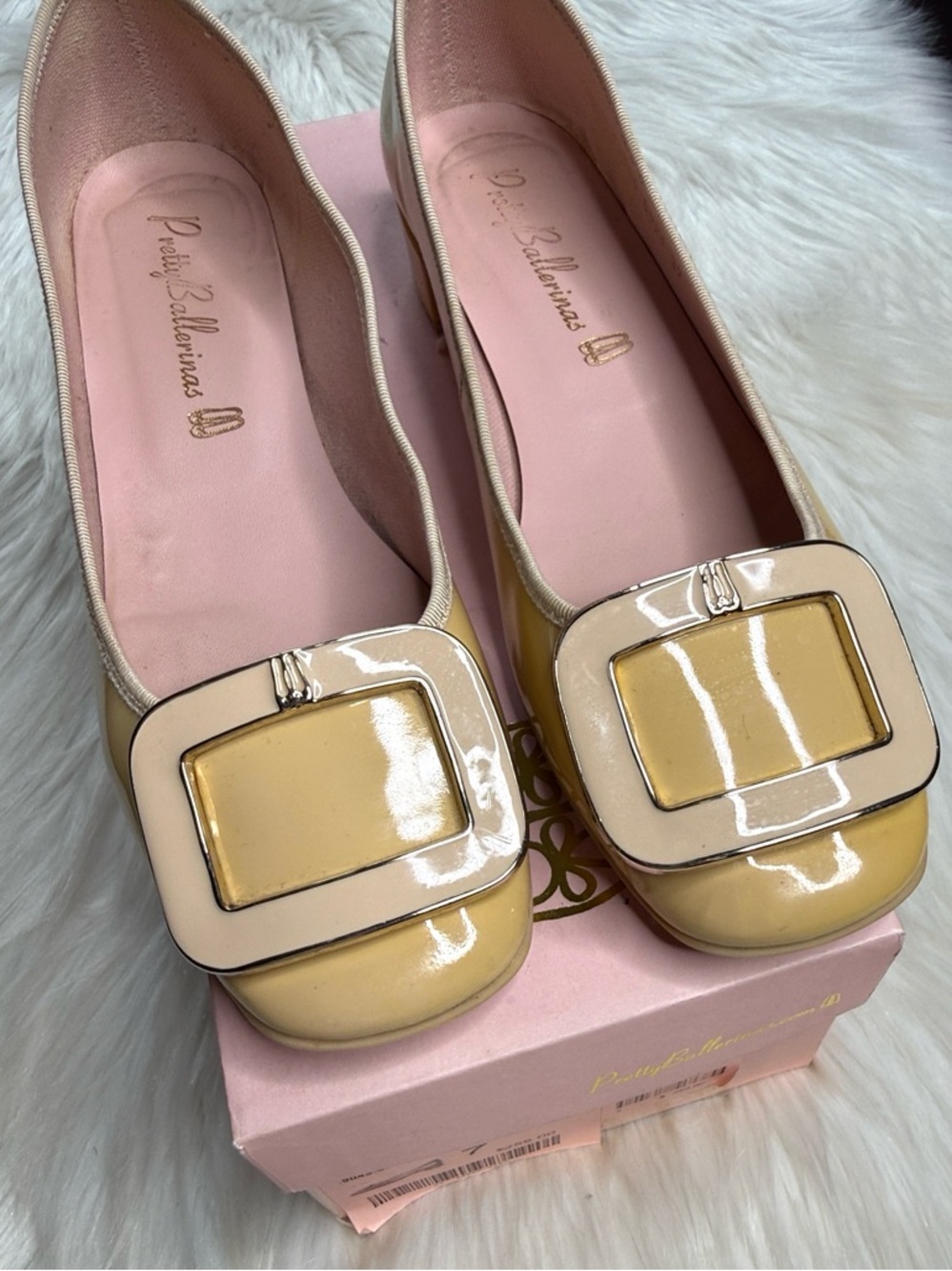 Pretty Ballerinas Pale Yellow Patent Leather Buckle Toe Ballet Flats - Picture 3 of 9